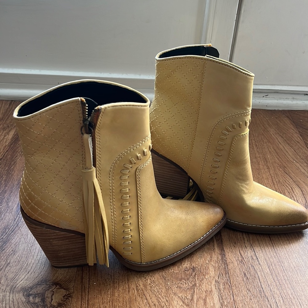 Dingo 1969 ladies leather booties